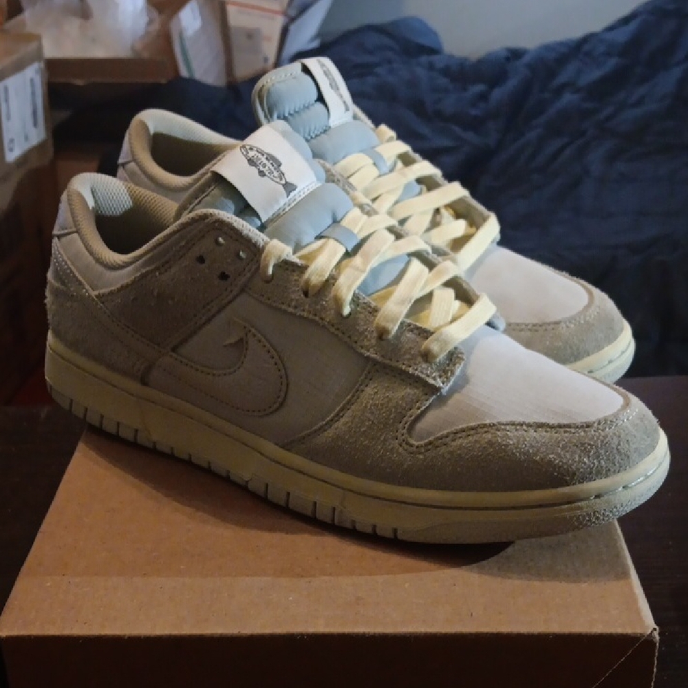 Nike Dunk Low SE "Gone Fishing Chinook Salmon" Mens 9.5 Womens 11 EUC - Picture 3 of 9